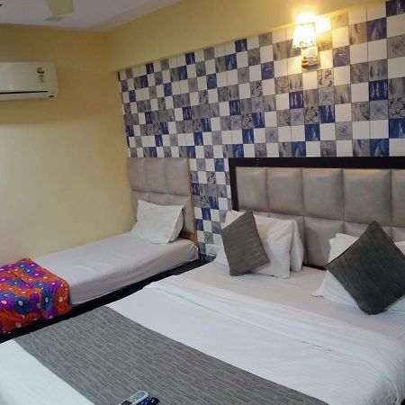 Hotel Dream Inn อาเมดาบัด ภายนอก รูปภาพ